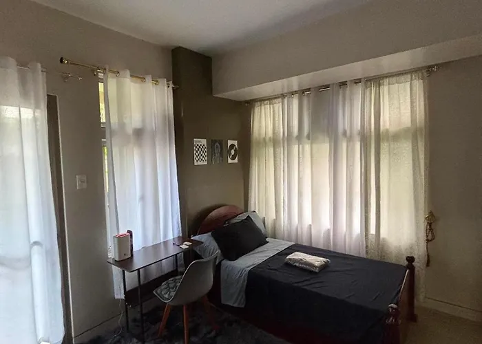 Cozycation - 3br In Manhattan Parkview Cubao